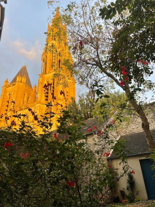 Appartement Sur Le Parvis De La Cathedrale Senlis  Exterior photo