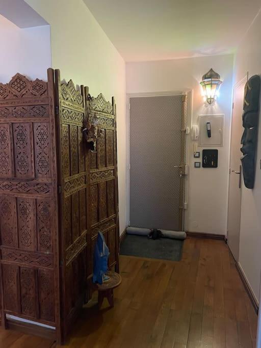 Appartement Sur Le Parvis De La Cathedrale Senlis  Exterior photo